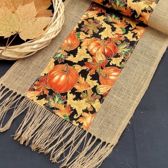 Table Runner - Picture 2 of 5